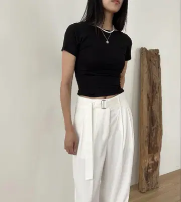 백 오픈 크롭 T
