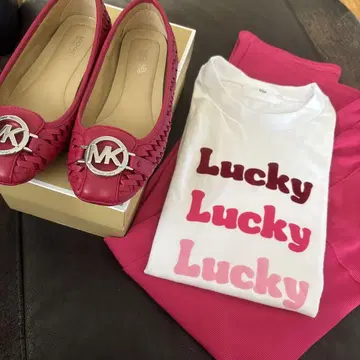 Michael Kors 플랫 슈즈와 티셔츠 세트