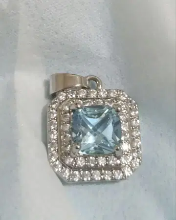 Natural Bluetopaz 팔각형 펜던트