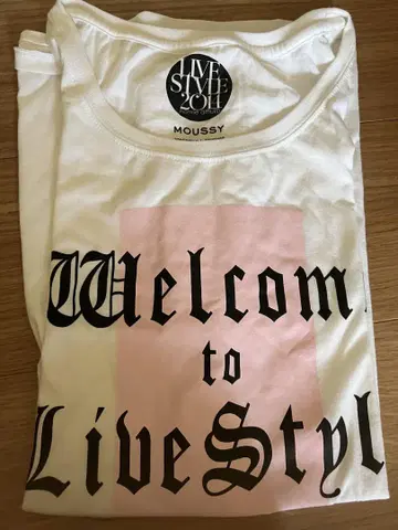 아무로 나미에 MOUSSY 화이트 티셔츠