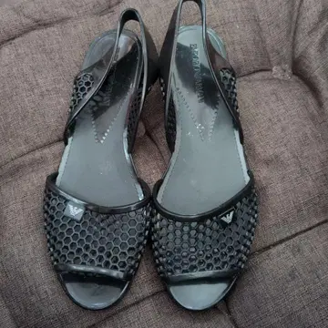 ARMANI의 샌들