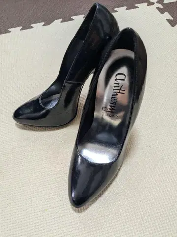 블랙 하이힐 펌프스