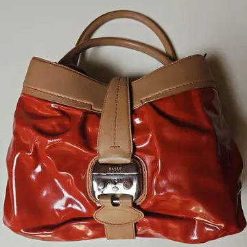 BALLY 빨간색 핸드백 (약간의 흠집 및 오염 있음)