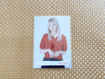사쿠라자카46 후지요시 카린 피케 셔츠 코디