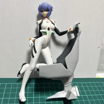 에반게리온 신극장판 피규어 Girl with Chair 아야나미 레이
