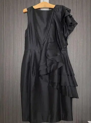 어반 리서치 ROSSO 로쏘 아지메 플러터 드레스 블랙 검정
