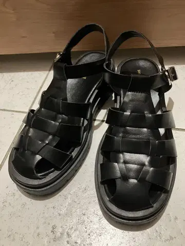 블루블루 구르카 샌들