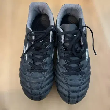Mizuno 블랙 스파이크 축구화 24cm