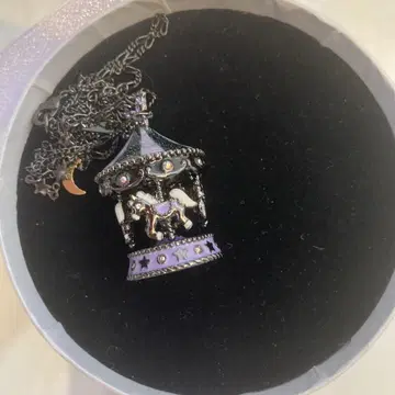 레어 아이템!!!! ANNA SUI 회전목마 목걸이