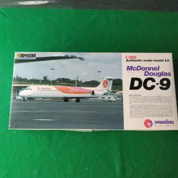 McDornel Douglas DC-9 1/100 모델 키트