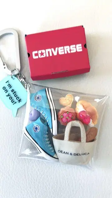 가챠 파우치 DEAN & DELUCA CONVERSE