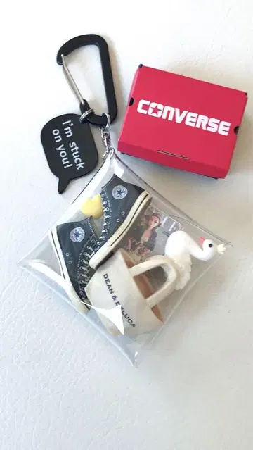 가챠 파우치 딘앤델루카 CONVERSE