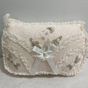 사에라 히스 크로네 빅 플라워와 프릴 파우치