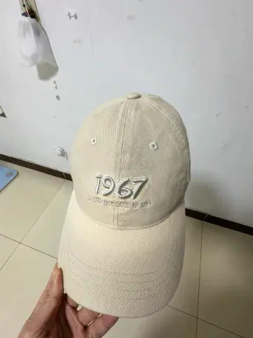 베이지 자수 캡 1967