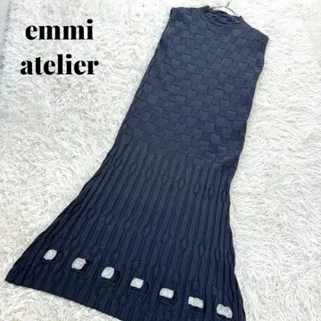 에미아틀리에 emmi 블록 니트 원피스 23SS 슬리브리스 롱
