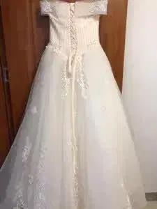 아이보리 오프숄더 A 라인 웨딩 드레스