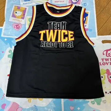 TWICE 허벅지 유니폼