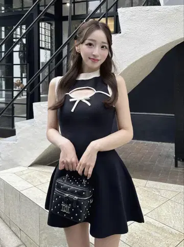 Darich 포인트 오픈 니트 미니 원피스