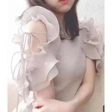 snidel 스나이델 플리츠 프릴 니트 풀오버
