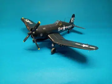 1/48 F4U-4B 커세어 완성품