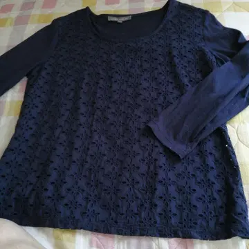 Laura Ashley 네이비 티셔츠