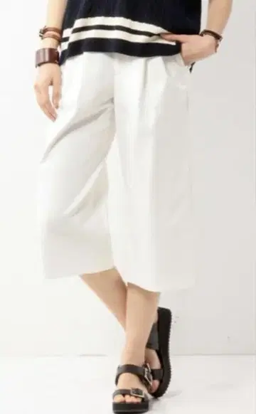 유나이티드 애로우즈 UAW C/PU 턱 가우초 팬츠 택 포함 새상품