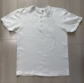 BARNS OUTFITTERS 헨리넥 티셔츠 M 사이즈