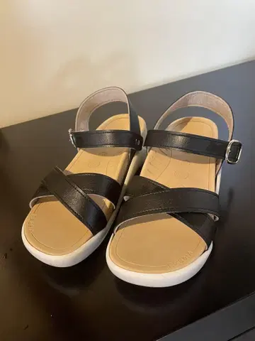 리게타 블랙 스트랩 샌들 S 22cm