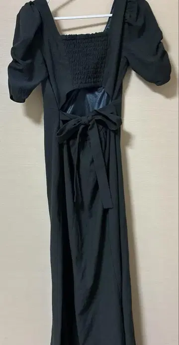 백 오픈 머메이드 원피스 리젝시 그린