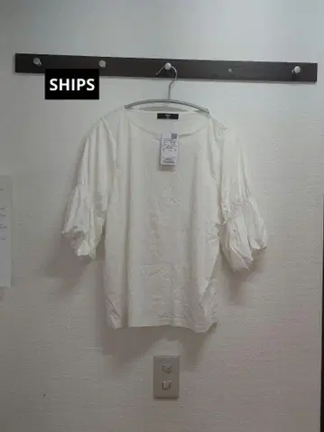 미사용 새상품 SHIPS 퍼프 슬리브 화이트 셔츠 ONE SIZE