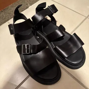 Dr. Martens Gryphon 블랙 샌들 UK9