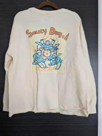 Saucy Dog 긴팔 티셔츠 크림색