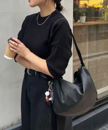 스와로 멀티 숄더백 이아파피요네