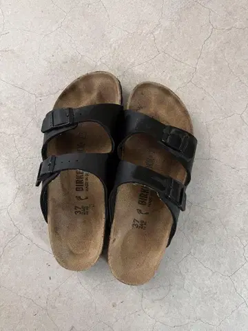 BIRKENSTOCK 애리조나 샌들 블랙 24