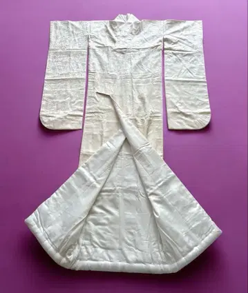 미착용 순수 실크 결혼 의상 시로무쿠