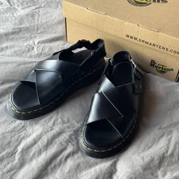 Dr.Martens 닥터마틴 스트랩 샌들 여성용 UK5