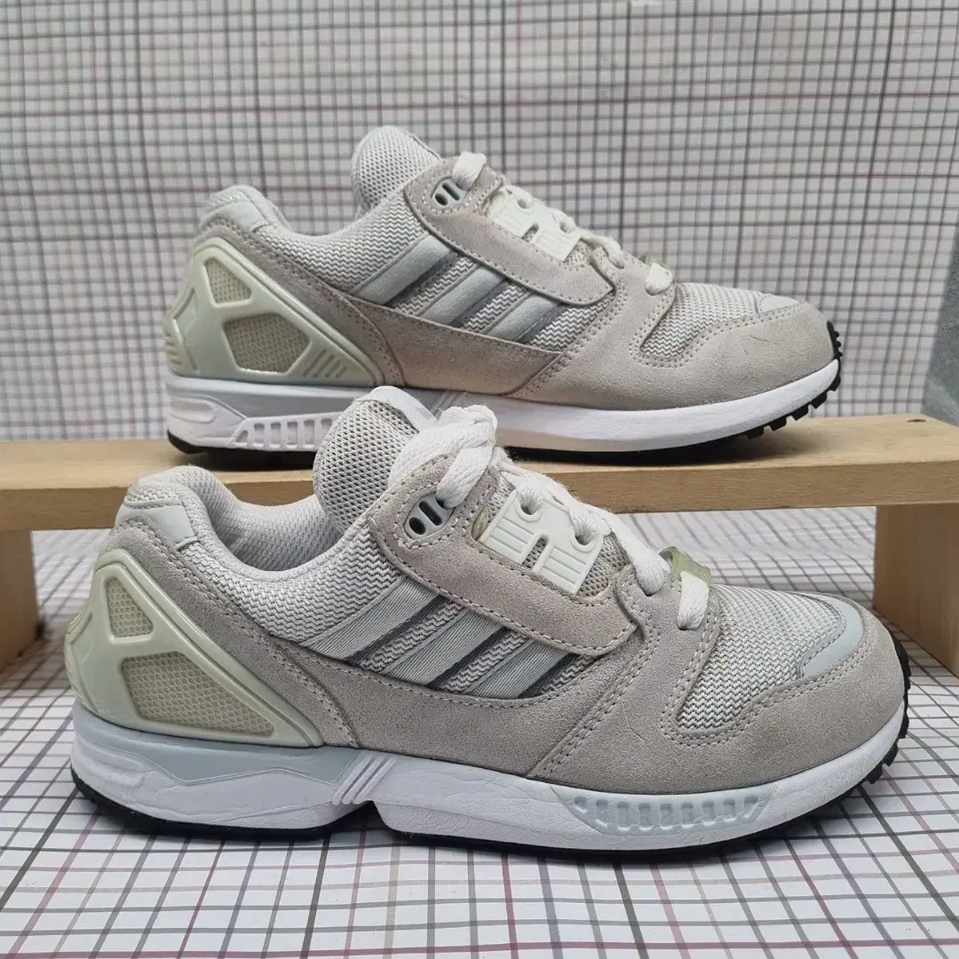Adidas ZX700 Women's Sneakers 230