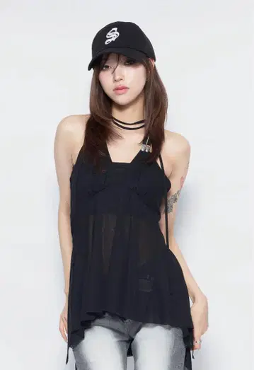 더 레드 스레드 S 클립 할터 톱 플레어