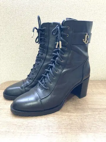 JIMMY CHOO 블랙 레이스업 부츠 JC 로고