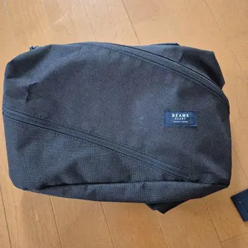 BEAMS 블랙 백