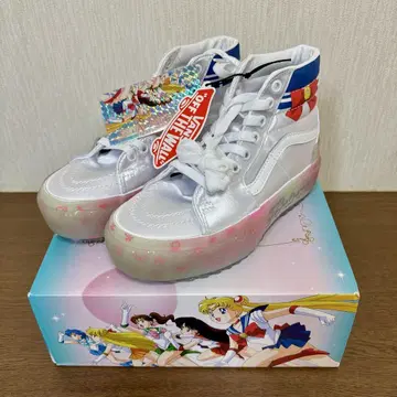 미사용 새상품 Vans 세일러문 콜라보 하이컷 스니커즈 SK8-HI