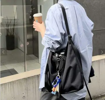 A4 대응 이아파피요네 조절 토트백 블랙