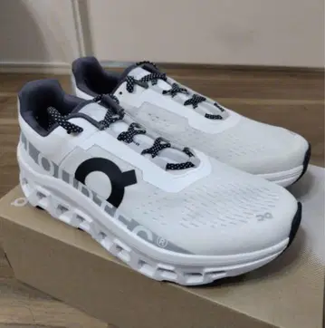 on cloudmonster 클라우드 몬스터 화이트 26.5cm
