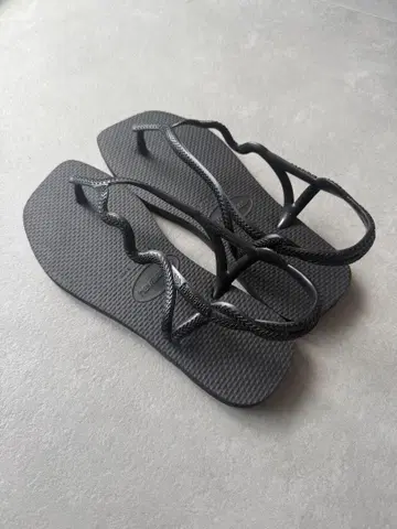 Havaianas 블랙 비치 샌들