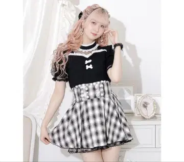NOEMIE 노에미 도트 튤 데콜테 시어 컷 티셔츠