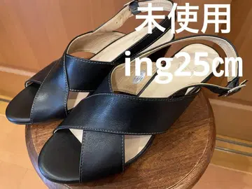새상품급 잉그 소가죽 샌들 25cm