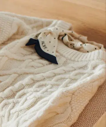 ROPE' 아카이브 패턴 실크 태국 스카프