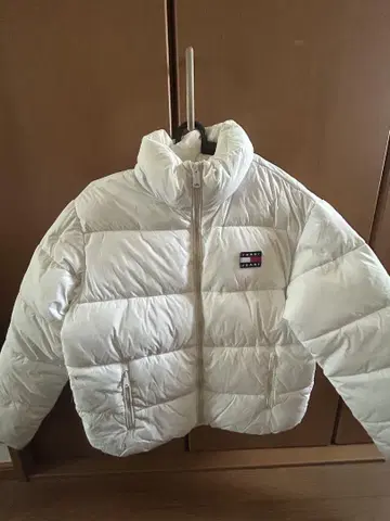 TOMMY JEANS 화이트 다운 자켓 S 사이즈