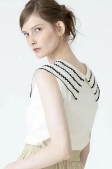 LOULOU WILLOUGHBY 루루윌비 시스루 카라 풀오버 2