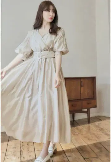 헤르리프토 에어리 볼륨 소매 드레스